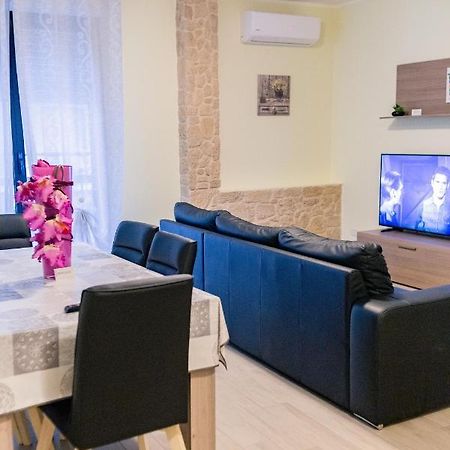 Like At Home ألغيرو المظهر الخارجي الصورة