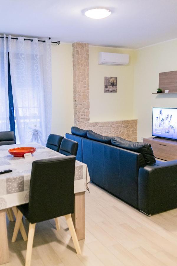 Like At Home ألغيرو المظهر الخارجي الصورة